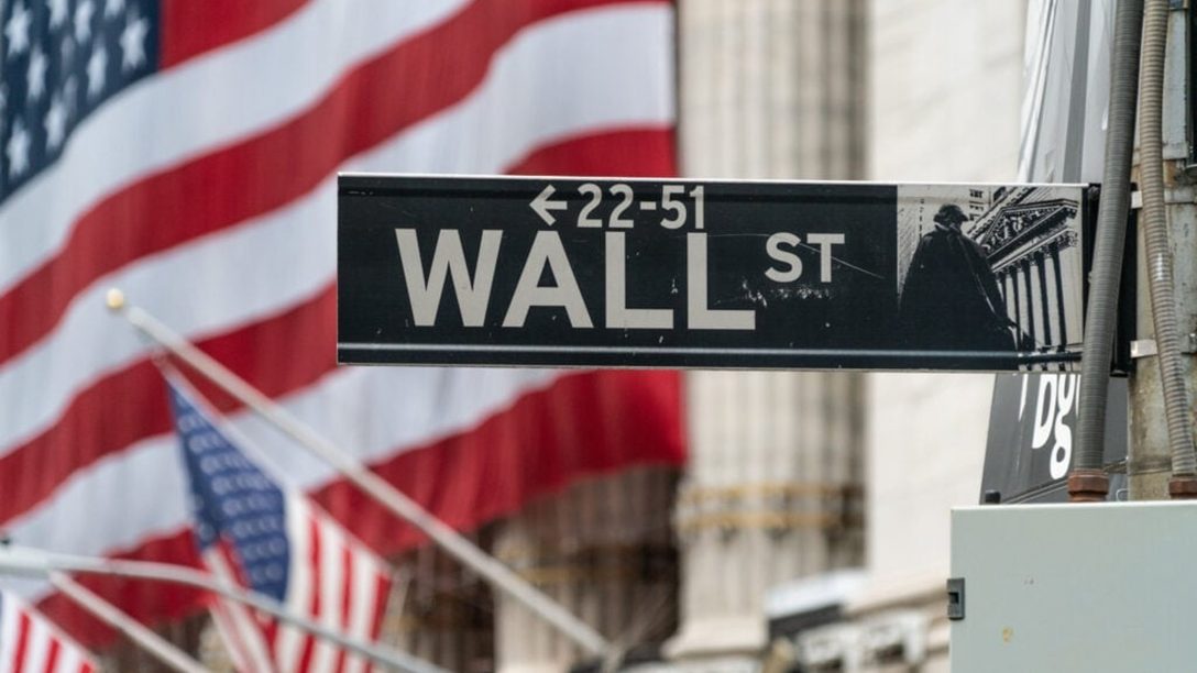 Illustration of U.S. economic growth and the stock market
